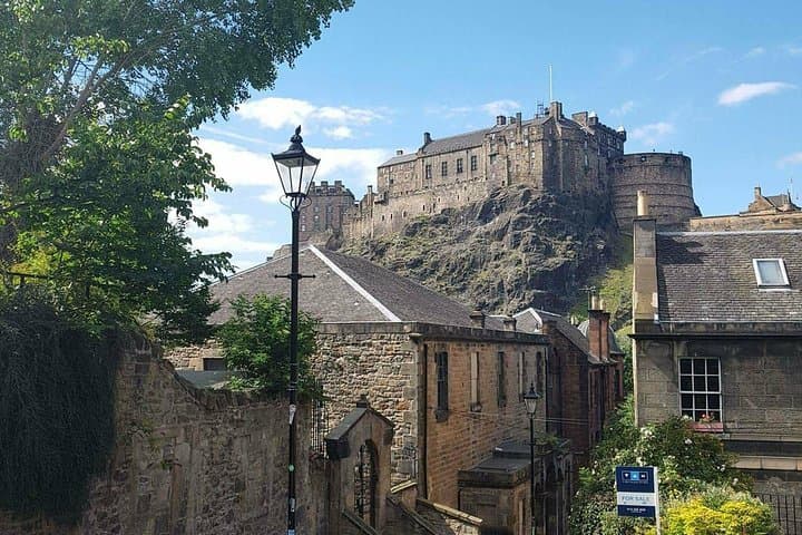 Skip-the-Line Edinburgh Castle Guided Walking Tour — History & Highlights photo 6