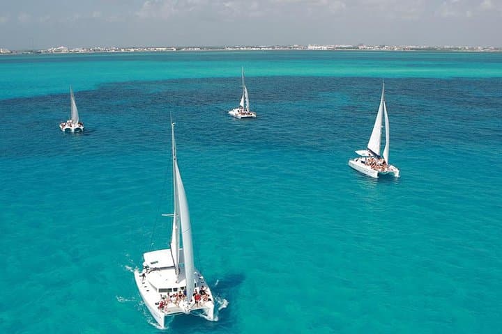 Snorkel Isla Mujeres Underwater Museum and Catamaran Day Trip from Cancun photo 4