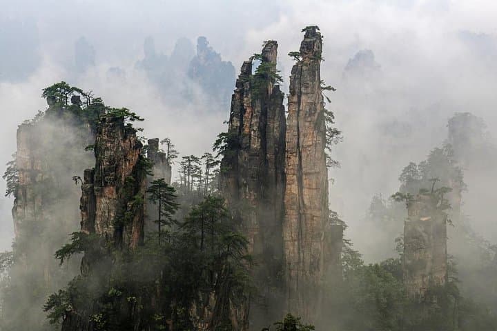 Zhangjiajie to Fenghuang: 5-Day Private Hunan Tour of Pillar Peaks, Glass Walks & Ancient River Towns