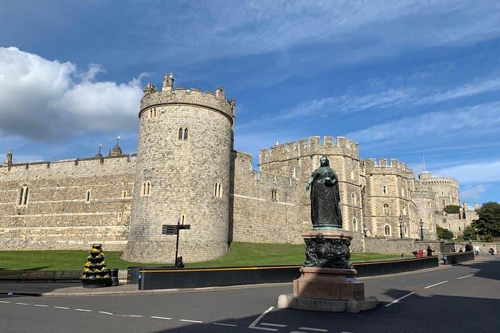 Southampton to London Transfer with Windsor Castle Visit photo 5