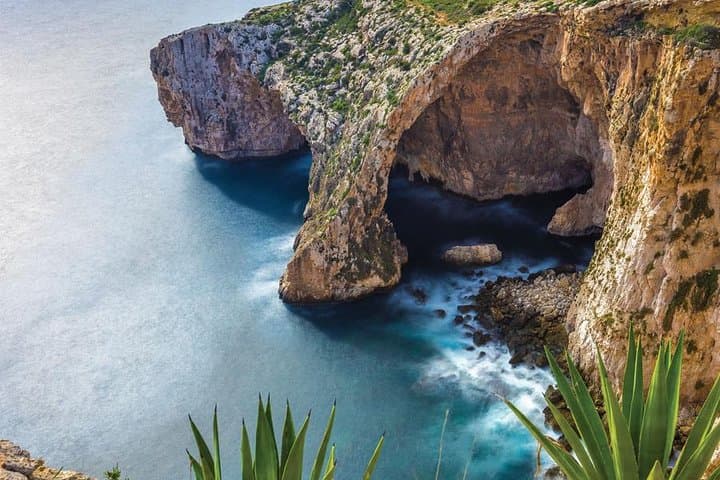 Insider's One-Day Malta Tour: Valletta, Mdina & Coastal Caves