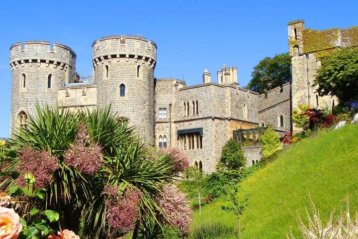 Private Car Tour: Hampton Court Palace & Windsor Castle Day Trip from London photo 5