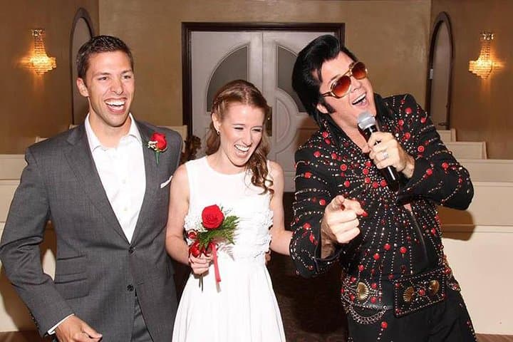 Elvis-Themed-Wedding-at-Graceland-Wedding-Chapel-Las-Vegas photo 6