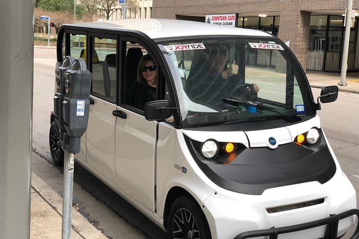 Electric Cart Sightseeing Tour of Downtown Houston — 75-Minute Private City Tour photo 4