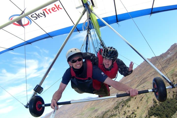 Tandem Hang Gliding Over Queenstown: Coronet Peak Flights photo 4