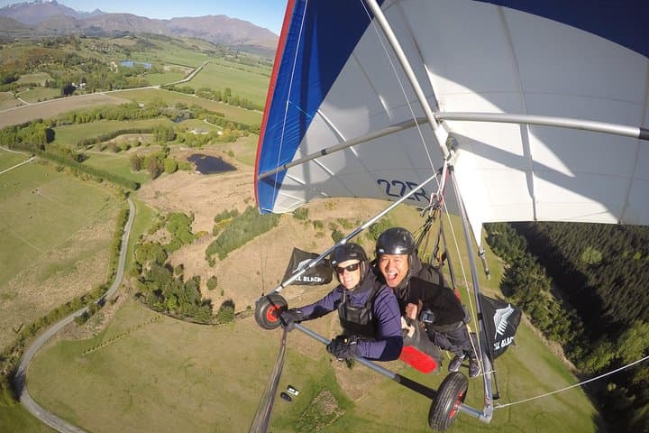 Tandem Hang Gliding Over Queenstown: Coronet Peak Flights photo 3