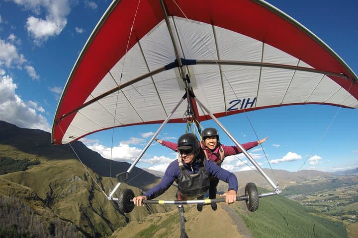 Tandem Hang Gliding Over Queenstown: Coronet Peak Flights photo 6