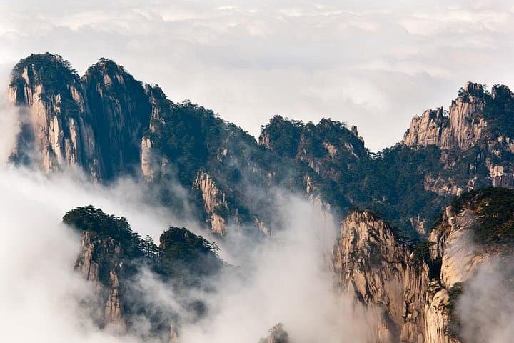2-Day Huangshan Sunset & Sunrise Camping: Guided Yellow Mountain Tour from Hangzhou photo 1
