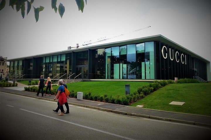 Chauffeured Luxury Transfer to The Mall Outlet in Reggello from Florence