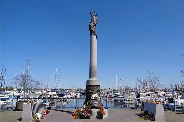 Seattle in Three Hours: Best-Of City Mini-Coach Tour photo 5
