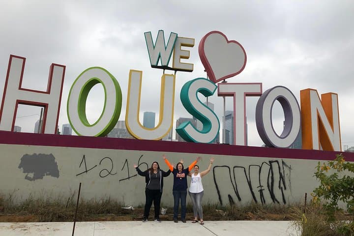 Private Houston Mural Instagram Tour by Golf Cart — Best Photo Spots in Downtown photo 3