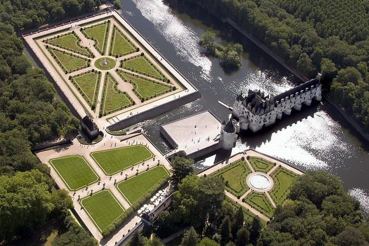 Loire Valley Castles Day Trip from Paris: Chenonceau, Chambord & Cheverny photo 3