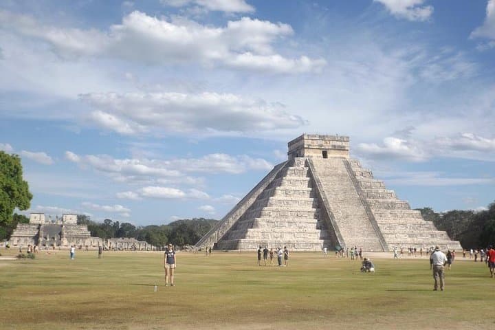 Chichen Itza Classic Tour: Day Trip to the Pyramid, Cenote & Valladolid