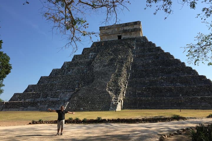 Chichen Itza Day Tour: Swim Ik Kil & Hubiku Cenotes with Buffet Lunch