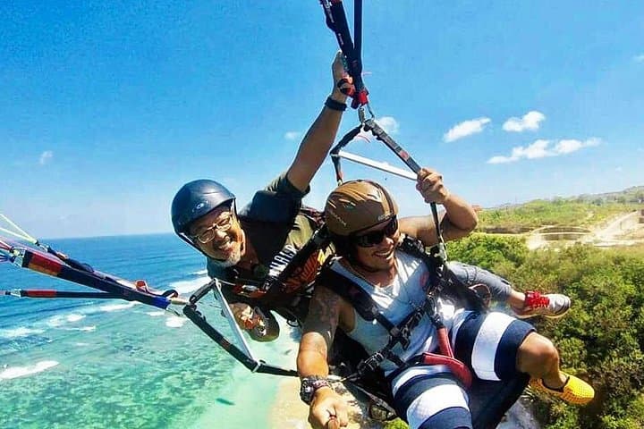 Tandem Paragliding in Bali: Cliffside Flights from Uluwatu & Sawangan photo 1