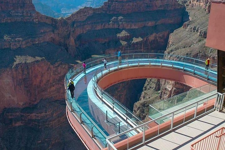 Grand Canyon West in Spanish: Helicopter Descent, Colorado River Boat & Skywalk Tour photo 3