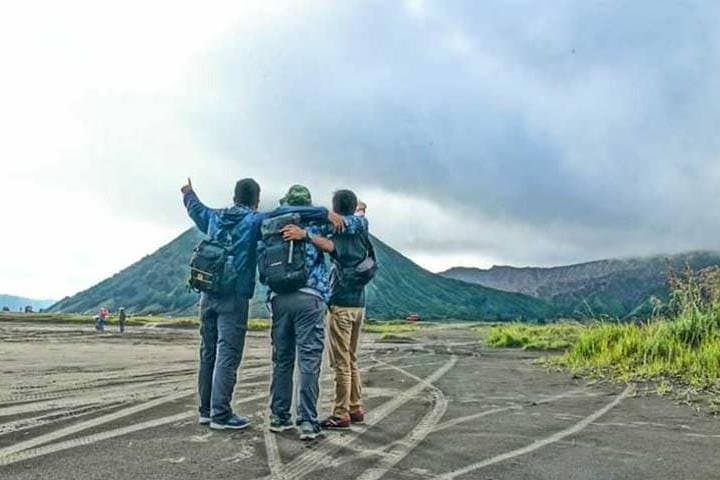 Bromo and Ijen Volcano Tour from Surabaya: Sunrise Seas of Sand & Blue Fire photo 4