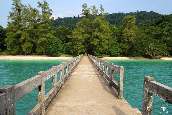 Langkawi Island Hopping: Dayang Bunting, Beras Basah & Eagle Feeding Tour photo 3