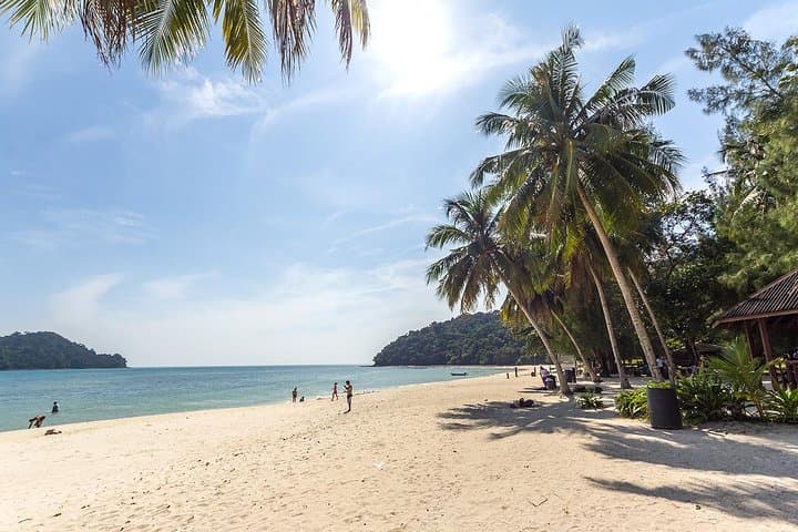 Langkawi Island Hopping: Dayang Bunting, Beras Basah & Eagle Feeding Tour photo 4