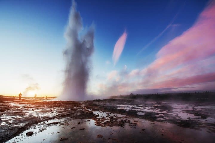 Golden Circle Guided Tour from Reykjavik: Geysir, Gullfoss & Þingvellir in a Day