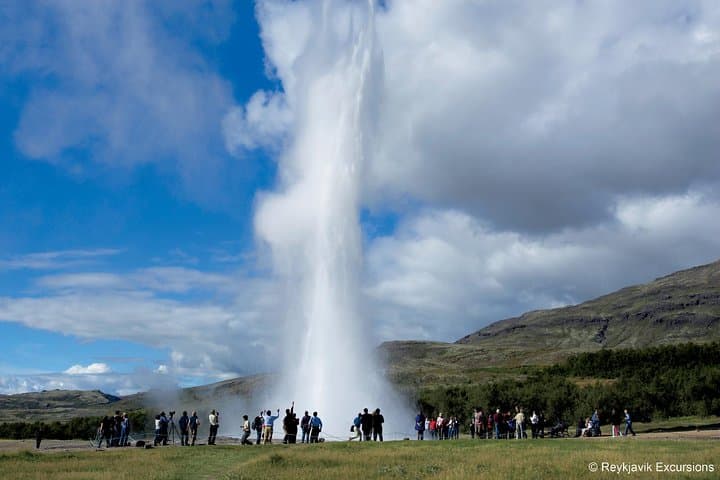 Golden Circle Guided Tour from Reykjavik: Geysir, Gullfoss & Þingvellir in a Day photo 5