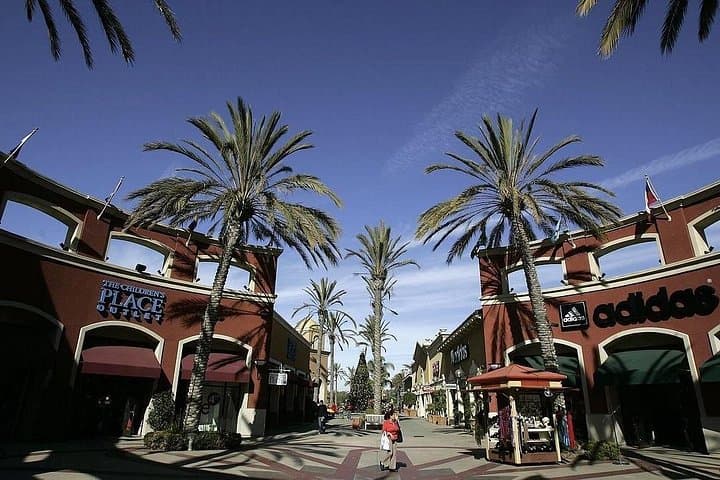 San Diego Shopping Guide: Las Americas Premium Outlets Near the Border photo 3