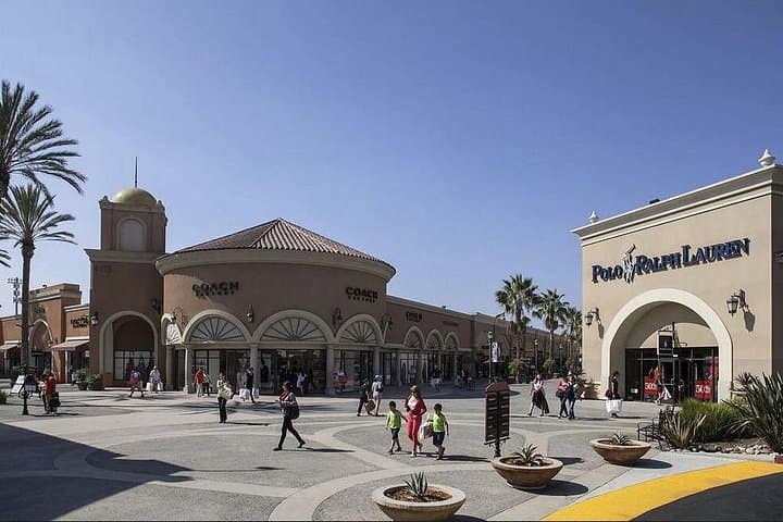 San Diego Shopping Guide: Las Americas Premium Outlets Near the Border photo 4