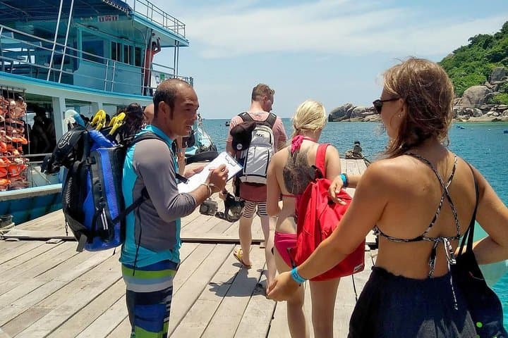 Snorkel Koh Nangyuan & the Hidden Bays of Koh Tao Aboard the Oxygen photo 2
