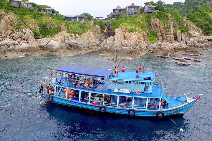 Snorkel Koh Nangyuan & the Hidden Bays of Koh Tao Aboard the Oxygen