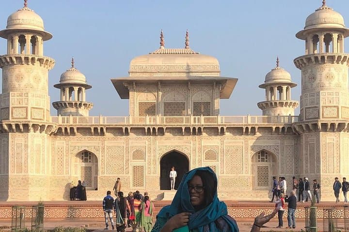 Same-Day Taj Mahal by Gatimaan Express: Fast Train Day Tour from Delhi photo 3