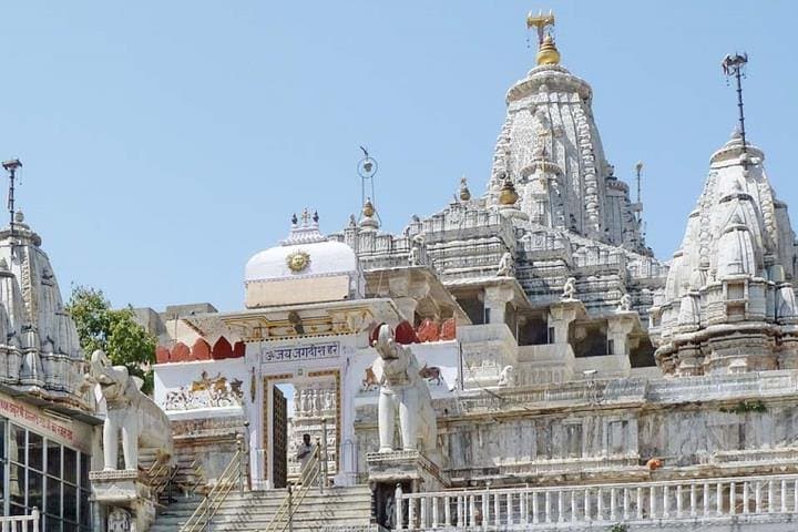Udaipur Full-Day Private Sightseeing Tour: City Palace, Lake Pichola & Saheliyon Ki Bari photo 3