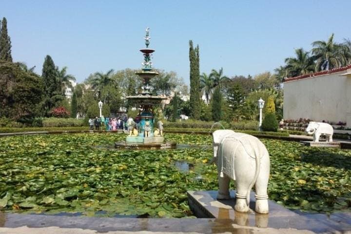 Udaipur Full-Day Private Sightseeing Tour: City Palace, Lake Pichola & Saheliyon Ki Bari photo 5