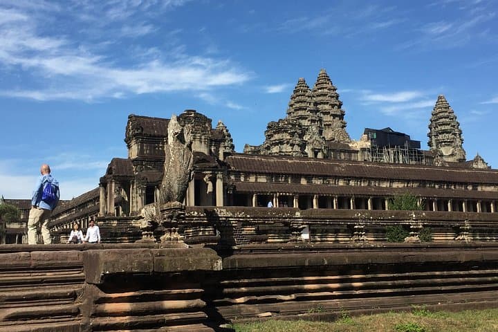 Angkor Sunrise: 3-Day Private Bike Tour from Siem Reap photo 2