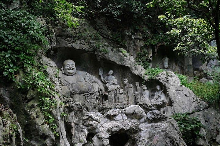 Hangzhou Lingyin Temple Guided Tour: Feilai Feng & Ancient Buddha Park photo 2