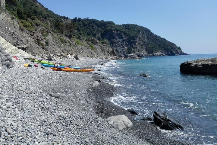 Kayak the Cinque Terre Coast: 3-Hour Paddle from Monterosso photo 5