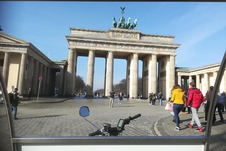 Berlin Highlights by Rickshaw, E-Bike & E-Scooter: Private 3-Hour Tour photo 2