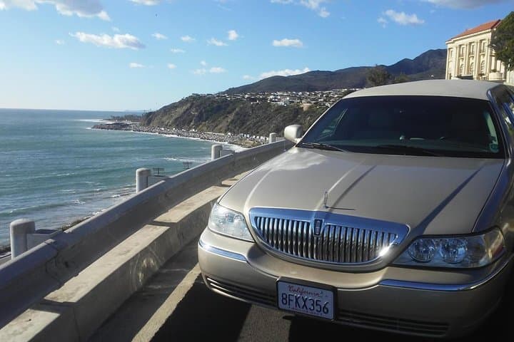 Private Hollywood & Beverly Hills Limo Tour with Open Bar — 6-Hour Customized Ride photo 2