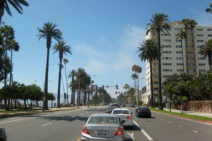 Explore LA in Style: Private 7-Hour Limo Tour of Hollywood, Beverly Hills, Santa Monica & Malibu photo 3