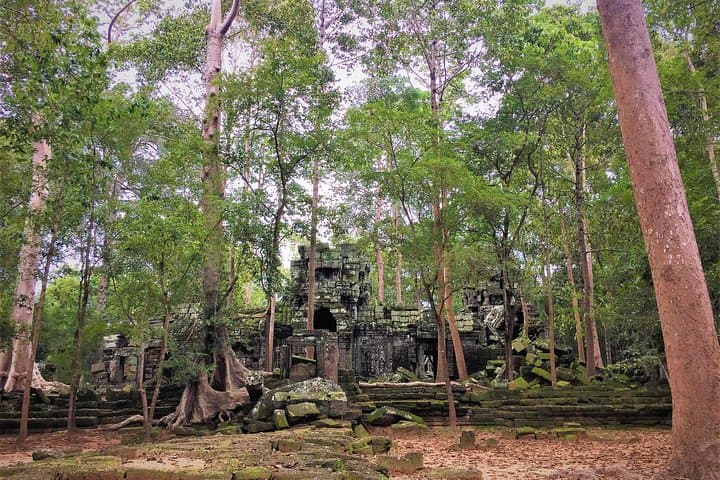 Angkor Wat Avoid-Crowd Private Bike Tour: Morning Ride Through Ancient Temples photo 3