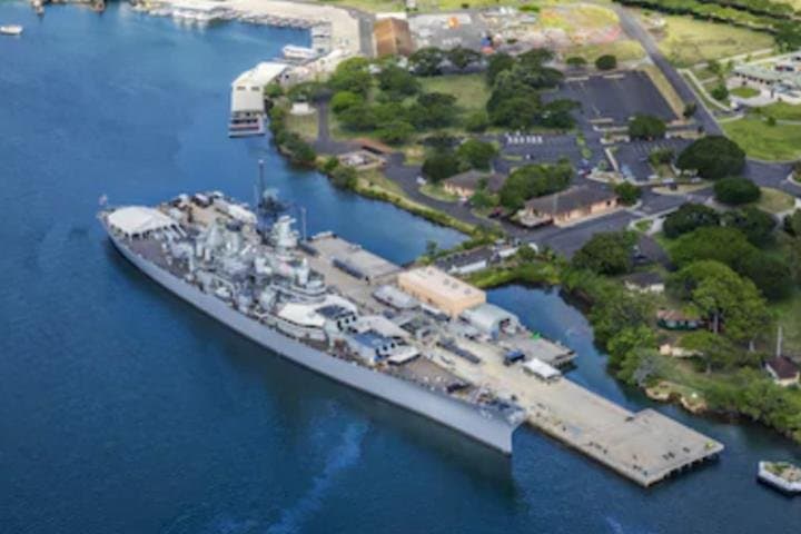 Oahu WWII Shore Excursion — Pearl Harbor, USS Missouri & Historic Honolulu photo 4