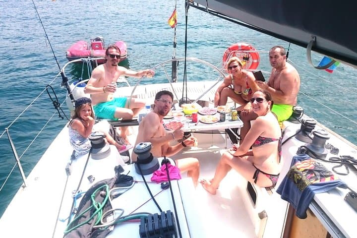 Private Sailing from La Concha to Pasai Donibane — San Sebastián Sea Experience