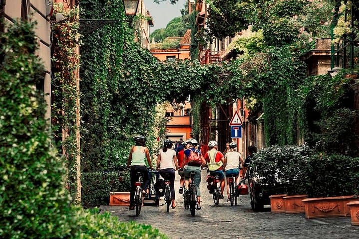 Panoramic Rome Ebike Tour: Trastevere, Janiculum & St. Peter’s in 4 Hours photo 5