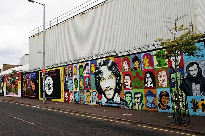 Private Belfast Murals & City Sightseeing Tour — 4-Hour Guided Experience photo 6