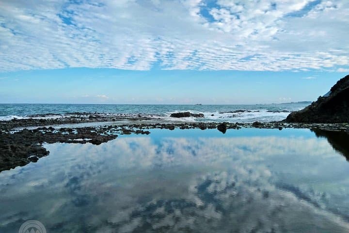 Stand-Up Paddle the Xiuguluan: Hualien Changhong Bridge SUP Day Tour photo 2