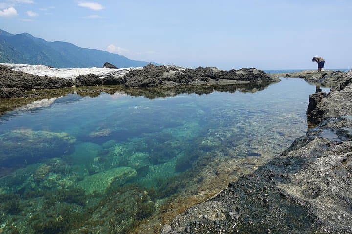 Stand-Up Paddle the Xiuguluan: Hualien Changhong Bridge SUP Day Tour photo 3