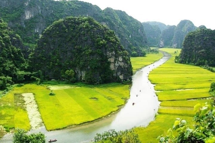 Hoa Lu & Tam Coc 1-Day Tour: Boat Ride Through Ninh Binh Karst Valleys