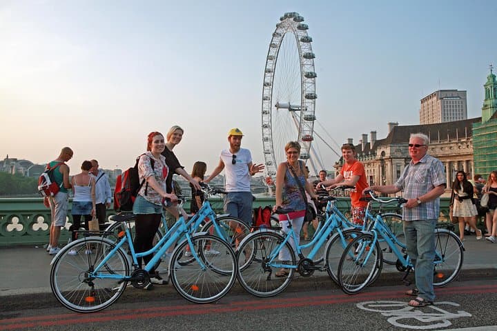 Classic London Bike Tour: See the Highlights with a Local Guide