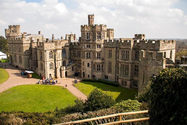 Warwick Castle, Stratford-upon-Avon & Oxford Day Trip from London — Castles, Colleges & Cotswolds Drive