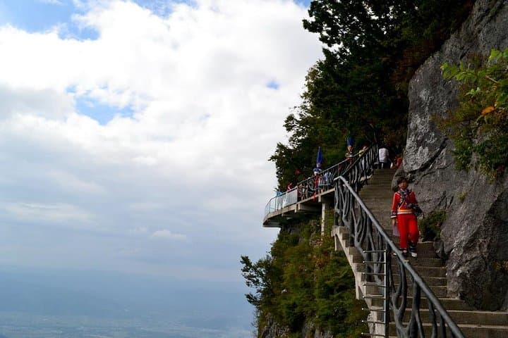 Yuntai Mountain Day Trip from Zhengzhou — Glass Bridge, Waterfalls & Red Stone Valley photo 6