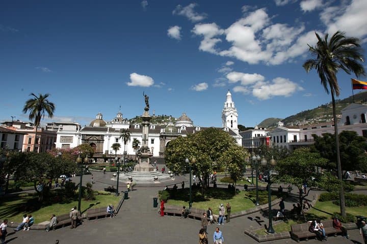 Quito to Galápagos: 8-Day Ecuadorian Wildlife & Volcano Adventure photo 4